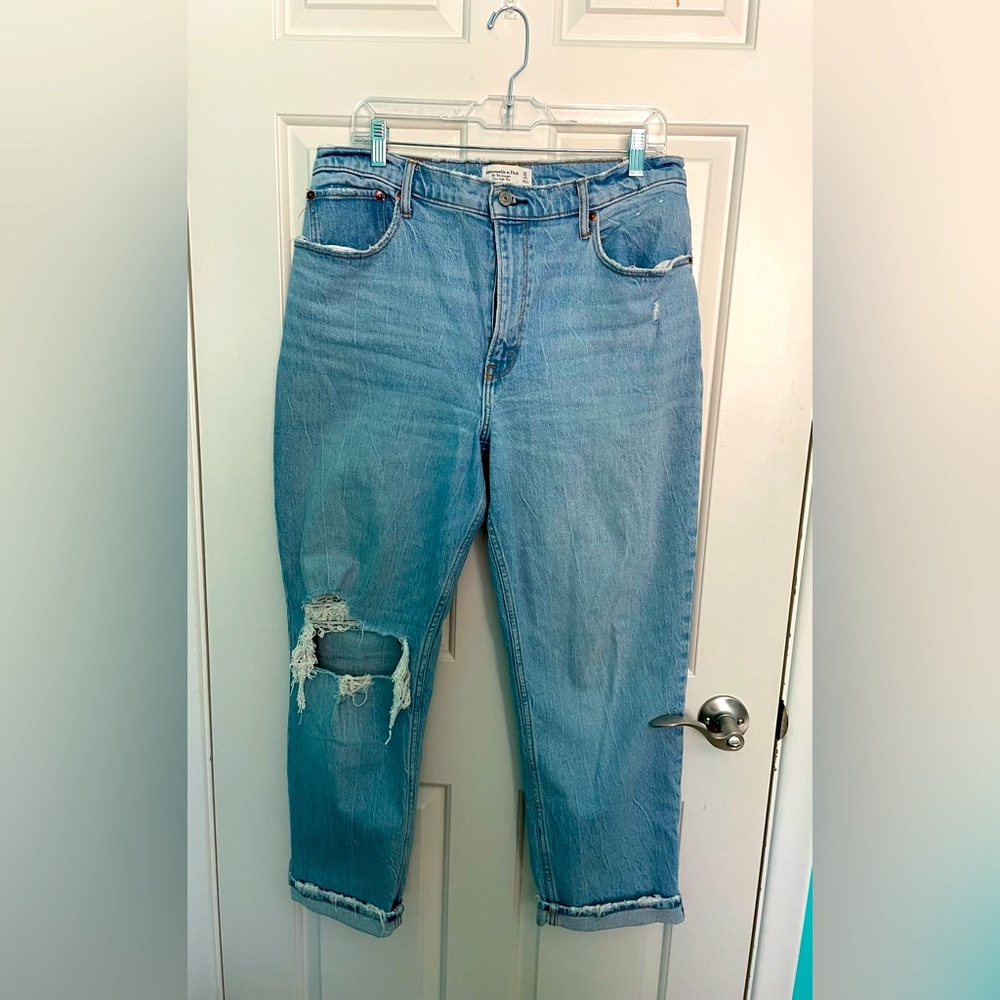 A&F Curve Love 90’s Straight Ultra High Rise Jeans